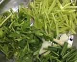รูปขั้นตอนการทำที่ 3 ของ “ปลาหมึกผัดไข่เค็ม”