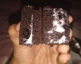 A picture of step 10 of Oreo layer cake 🍰.