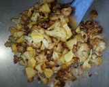 A picture of step 5 of Mix veg cauliflower with potato sabzi.