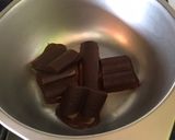 Foto del paso 2 de la receta: Frutillas bañadas en chocolate (inspiración: Como agua para Chocolate)