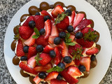 Torta brownie con arándanos y frutilla 🇺🇾