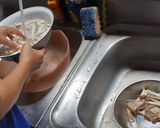 รูปขั้นตอนการทำที่ 2 ของ ผัดเห็ดสามสหาย สูตรแม่บ้านปุ๊