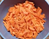 Foto langkah ke 1 dari resep Tumis Wortel Bawang Putih.