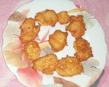 A picture of step 4 of Pulses and potato fritters/ Daal and potato pakore.
