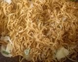 Foto langkah ke 3 dari resep 306. Mi goreng simpel.
