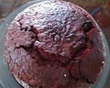 Foto del paso 3 de la receta: Pastel terciopelo rojo con plátano cubierto frosting de chocolate