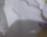 A picture of step 2 of Zebra Čake.