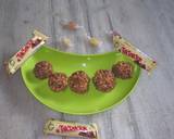 Chocolaty murmura laddu recipe step 2 photo