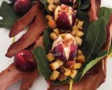 Foto del passaggio 4 della ricetta Fichi viola del Metapontino con stracciatella guanciale e miele di castagno