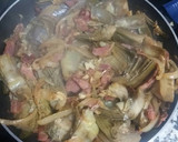 Foto del paso 4 de la receta: Alcachofas con cebolla y lacon