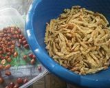 A picture of step 1 of Sweet and Spicy Crispy Tempeh with Peanuts.