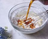 Foto langkah ke 2 dari resep Bolu karamel mini (kue sarang semut).