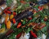 Foto langkah ke 5 dari resep Oseng gereh kemangi pedas.