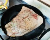 Foto del paso 6 de la receta: Salmón dorado sobre salsa de perejil 🌿✨