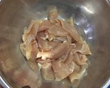 รูปขั้นตอนการทำที่ 1 ของ “ราดหน้าเส้นหมี่อกไก่”