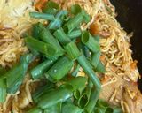 A picture of step 8 of Malaysian style Mie goreng.