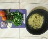 Foto langkah ke 2 dari resep Ayam goreng kentang,kuah cabe ijo.