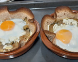 Foto del paso 6 de la receta: Cestitas integrales de huevo con cebolla, calabacín y rulo de cabra