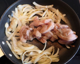 Foto del paso 2 de la receta: Pechuga de pollo a la manzana
