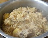 A picture of step 4 of Chatpata Chicken Pulao.