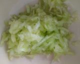 Foto del paso 1 de la receta: Ensalada de pepino y albahaca con agua de mar