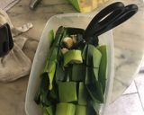 A picture of step 1 of Pesto/ Cream of Leek Leaves.