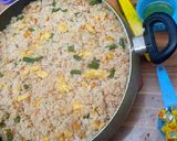 A picture of step 6 of White fried rice and shredded sauce.