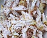 Foto langkah ke 2 dari resep Ayam Suwir Goreng Crispy.