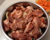 【源釀醬油】無水蔬菜燉肉的食譜步驟2照片