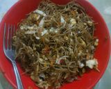 Foto langkah ke 5 dari resep Bihun goreng minyak wijen.