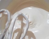 Foto langkah ke 1 dari resep Bolu jadul marmer simple dgn chocolatos.