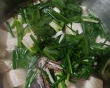 Foto langkah ke 4 dari resep Sup kepala Ikan Asin Tenggiri.