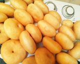 Foto langkah ke 4 dari resep Donat empuk.