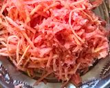 A picture of step 1 of Gajar halwa.
