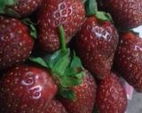 A picture of step 1 of Strawberry Jam.
