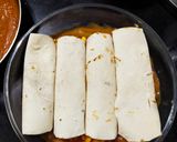 A picture of step 7 of Cheesy vegetable enchiladas.