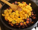 Une image de l'étape 5 de Carottes bicolores sucrées salées à l'ananas, menthe et jus de prunes.