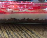 A picture of step 4 of Strawberry Pretzel Salad.
