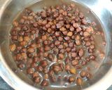 A picture of step 2 of Kala Chana Masala.