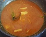 Foto langkah ke 8 dari resep Chicken Curry With Potatoes.