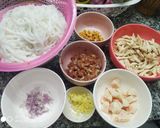 Hình bước làm 1 của món Hủ tiếu trộn gà xé