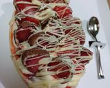 Foto del paso 8 de la receta: Huevo de Pascua relleno con crema y frutillas