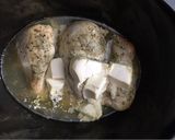 A picture of step 3 of Crockpot Chicken Bacon Ranch sliders.