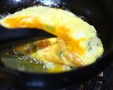 รูปขั้นตอนการทำที่ 3 ของ ไข่เจียวกุ้ง Prawn Omlet