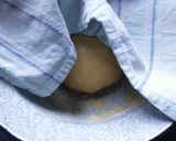 Túrós mazsolás kuglóf recept fázis 2 fotója