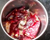 A picture of step 1 of Coconut red chili chutney.