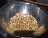 A picture of step 2 of Roasted chana chaat.