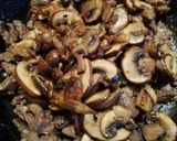Foto langkah ke 4 dari resep 74. Beef Stroganoff.