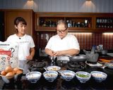 รูปขั้นตอนการทำที่ 5 ของ "ข้าวไข่ข้นกุ้งผัดพริก" ด้วยข้าวญี่ปุ่นโนริตาเกะ