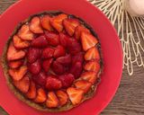 A picture of step 12 of Glazed strawberry custard tart 🍓.